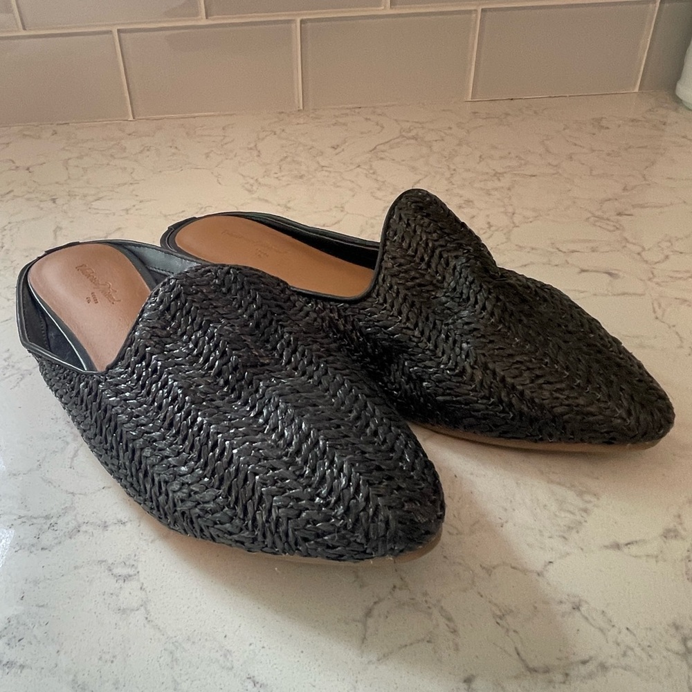 Universal Thread - Black Woven Mules